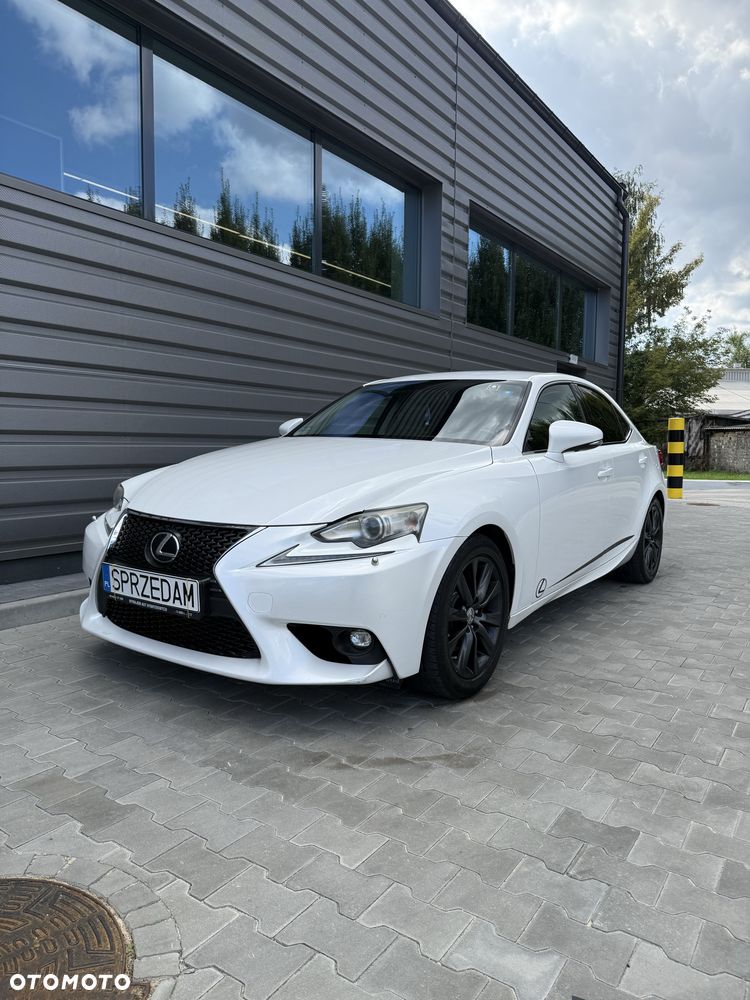 Lexus IS - 7