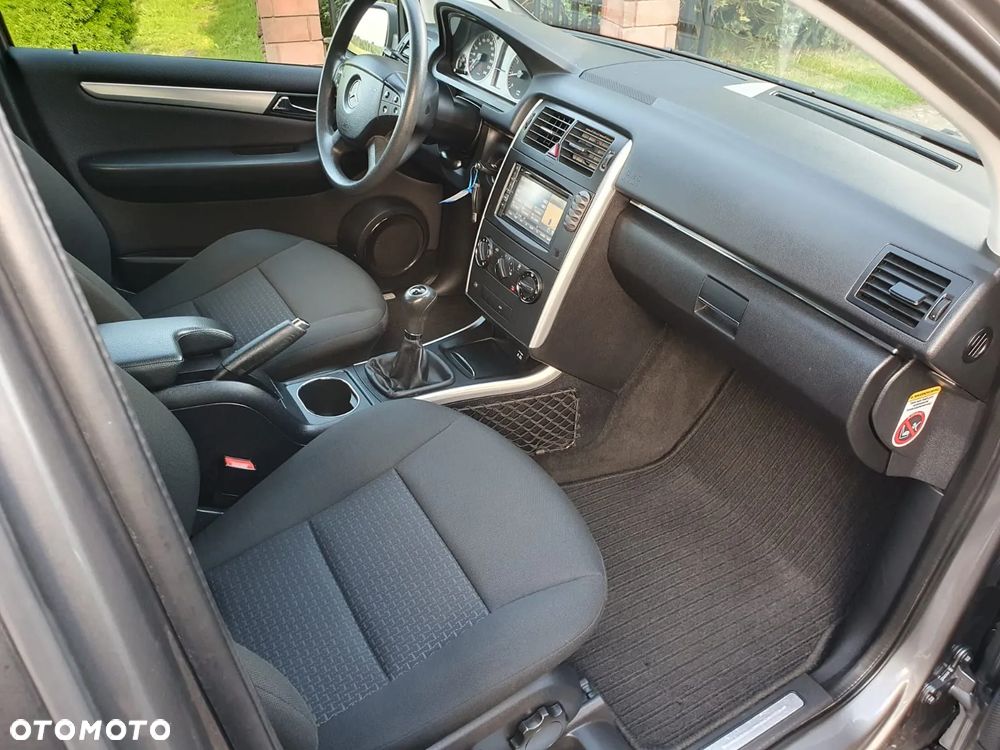 Mercedes-Benz Klasa B 150 BlueEffICIENCY - 29