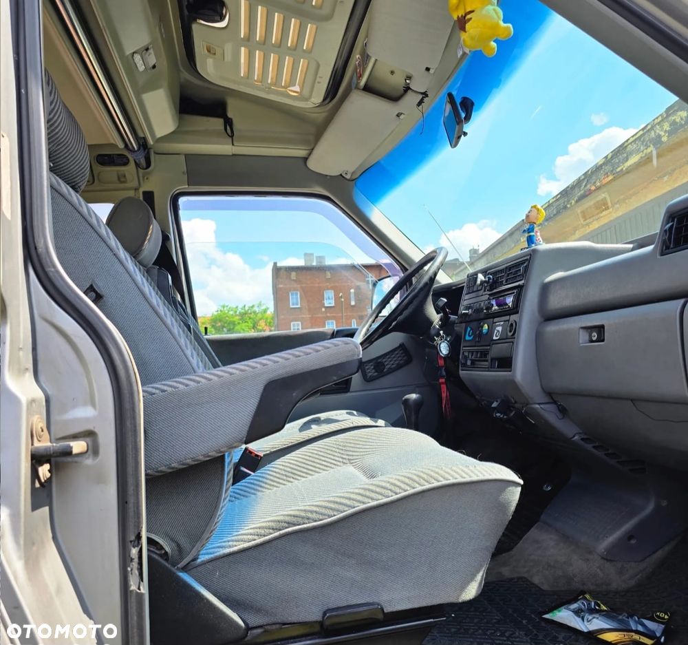 Volkswagen Transporter - 16
