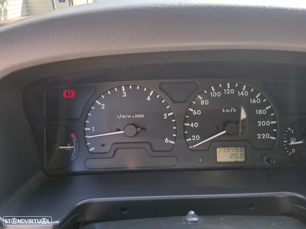 Land Rover Discovery 2.5 TD5 - 11