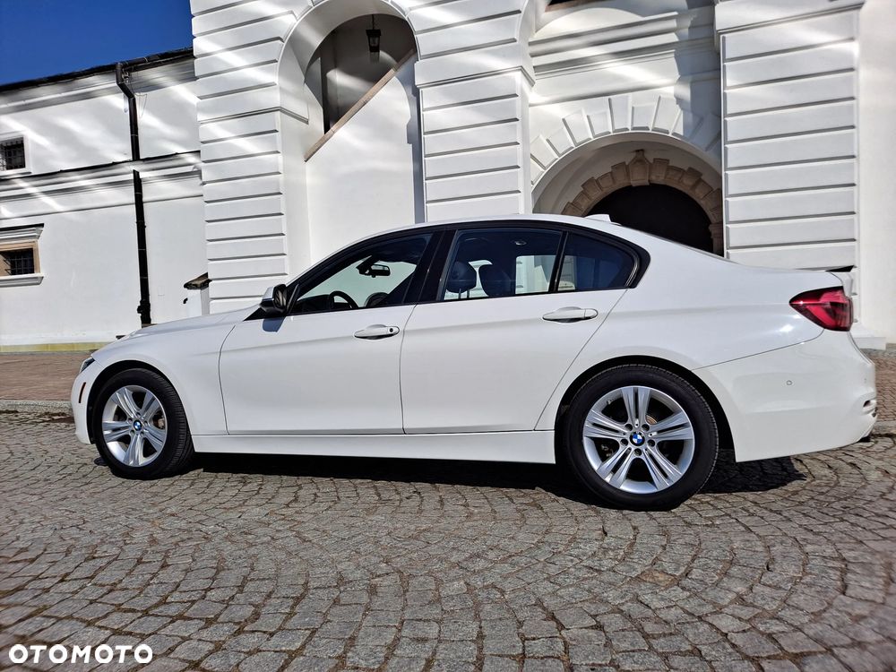 BMW Seria 3 328i xDrive Sport Line - 23
