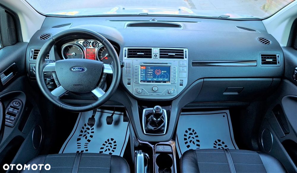 Ford Kuga 2.0 TDCi 4x4 Titanium - 34