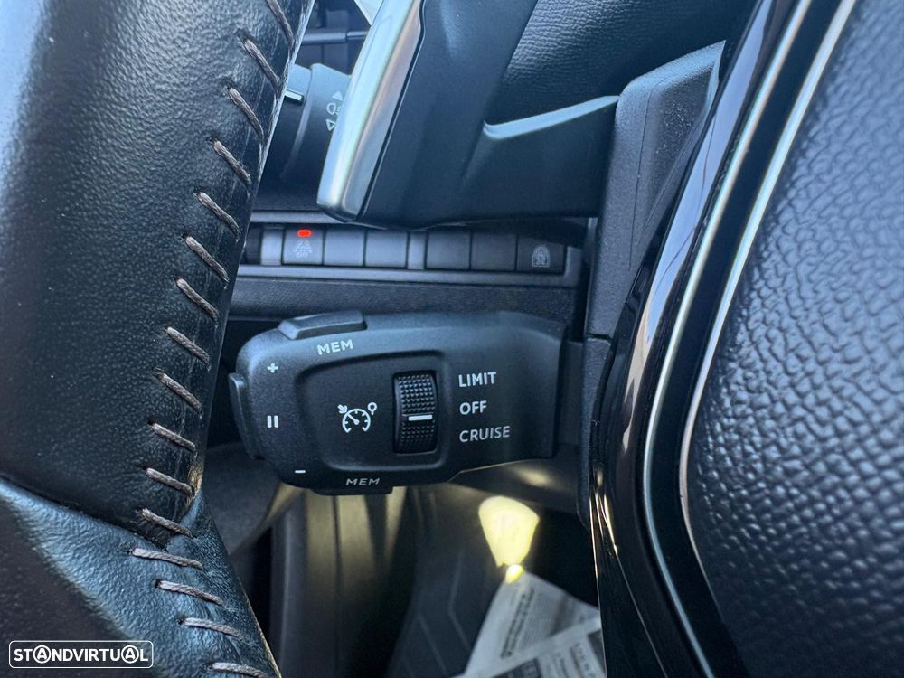 Peugeot 5008 PureTech 130 EAT8 Stop & Start Active Business-Pack - 17