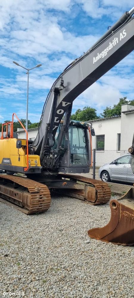 Volvo EC220E L - 12