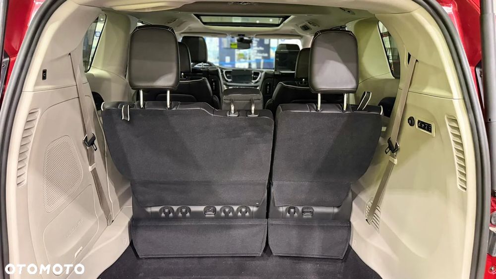 Chrysler Pacifica - 21