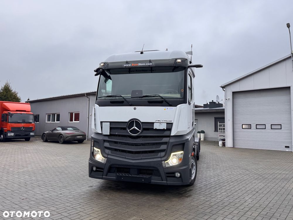 Mercedes-Benz Actros - 3
