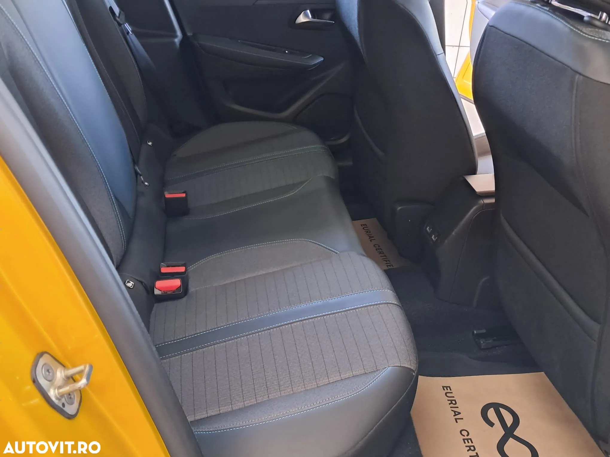 Peugeot 208 1.2 L PureTech STT EAT8 Allure Pack - 7