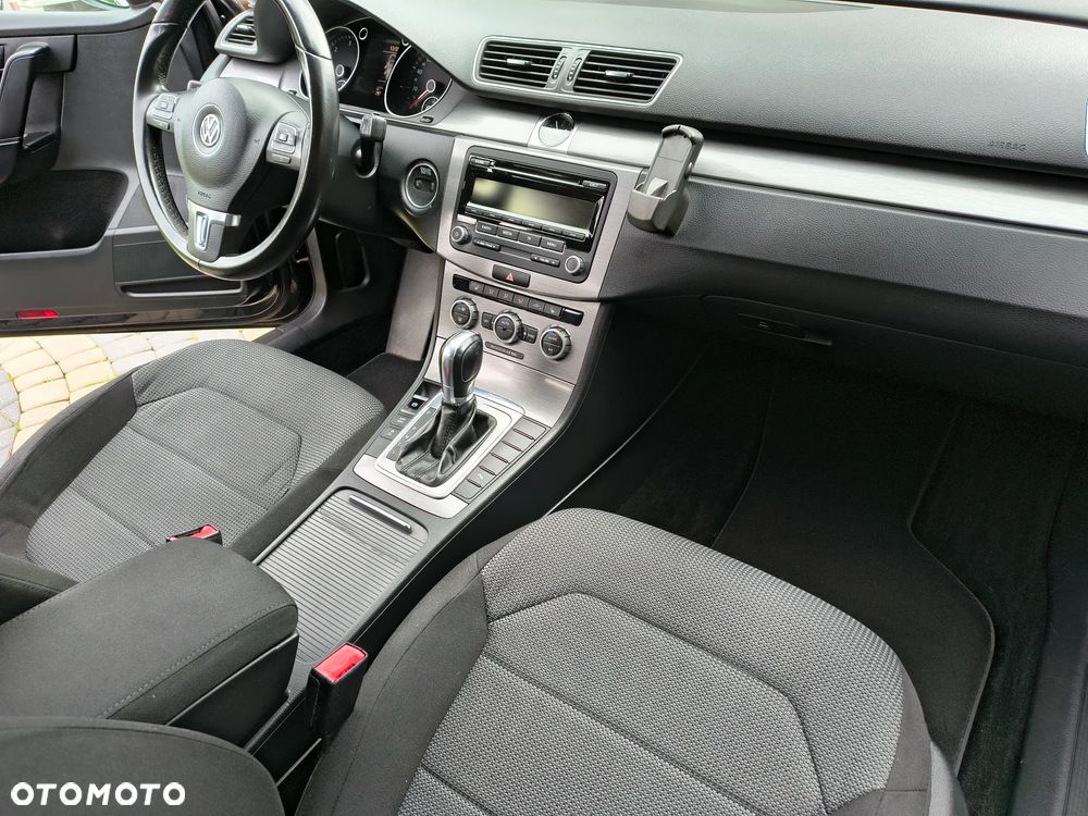 Volkswagen Passat 2.0 TDI DSG BlueMotion Technology Comfortline - 14
