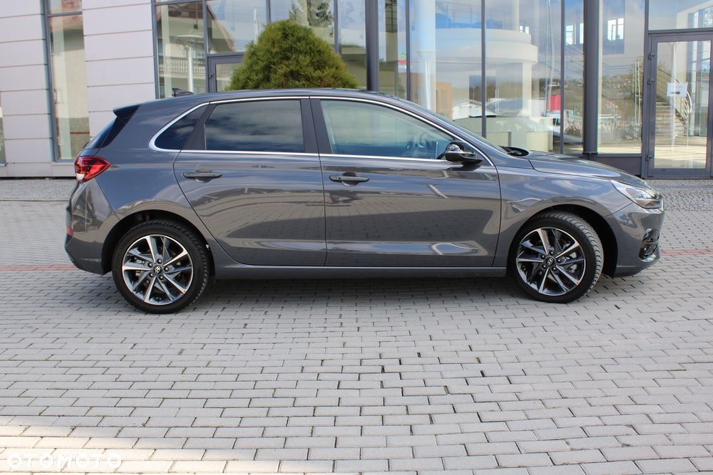 Hyundai i30 ver-1-5-t--gdi-48v-smart-dct - 6