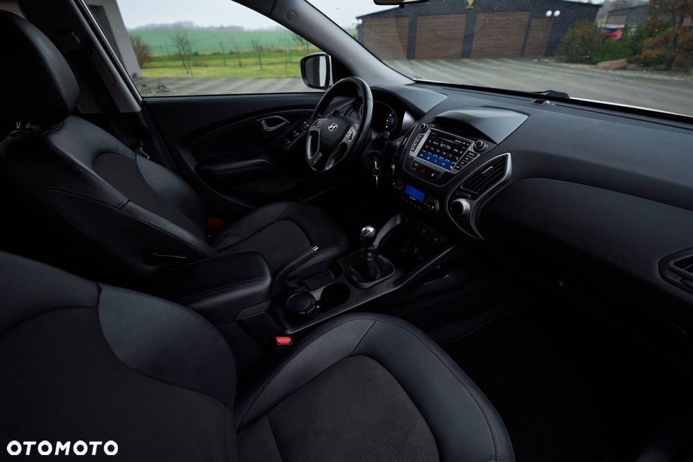 Hyundai ix35 1.6 2WD Fifa World Cup Edition - 25