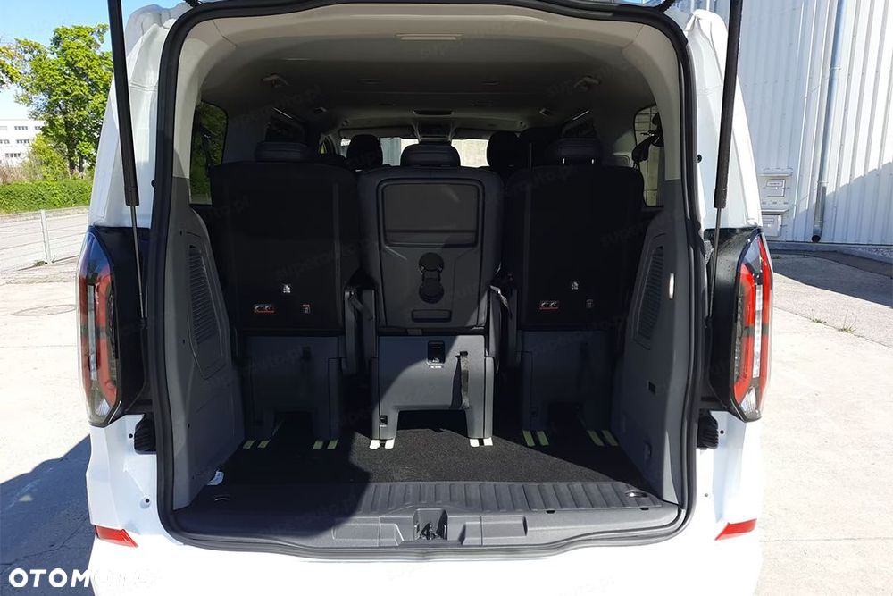 Ford Tourneo Custom - 14