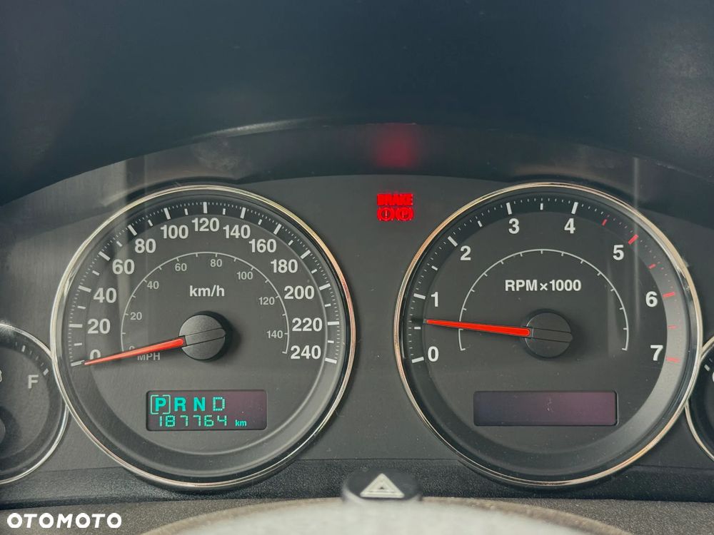 Jeep Commander 3.0 CRD Laredo - 18