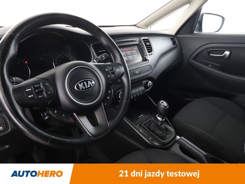 Kia Carens - 11