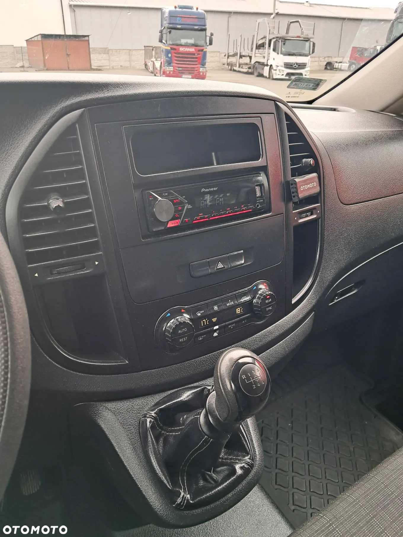 Mercedes-Benz Vito - 16