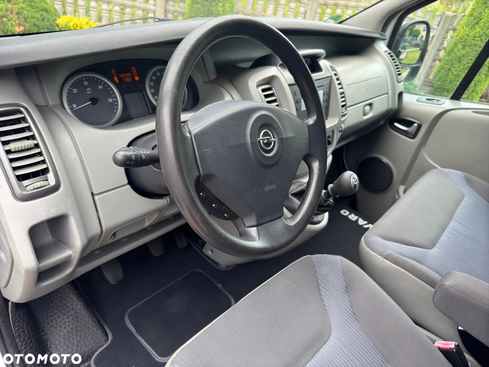 Opel Vivaro - 11