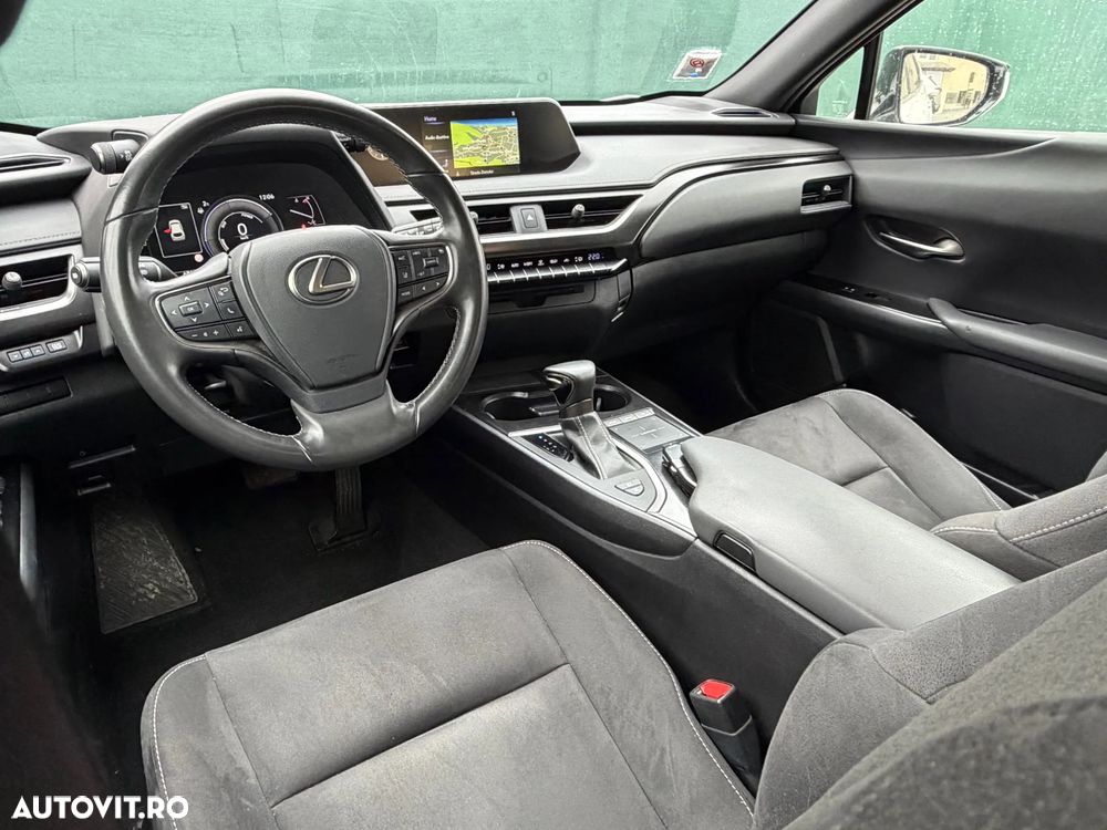 Lexus UX 250h Business Edition - 8