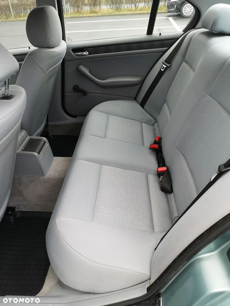 BMW Seria 3 316i - 15