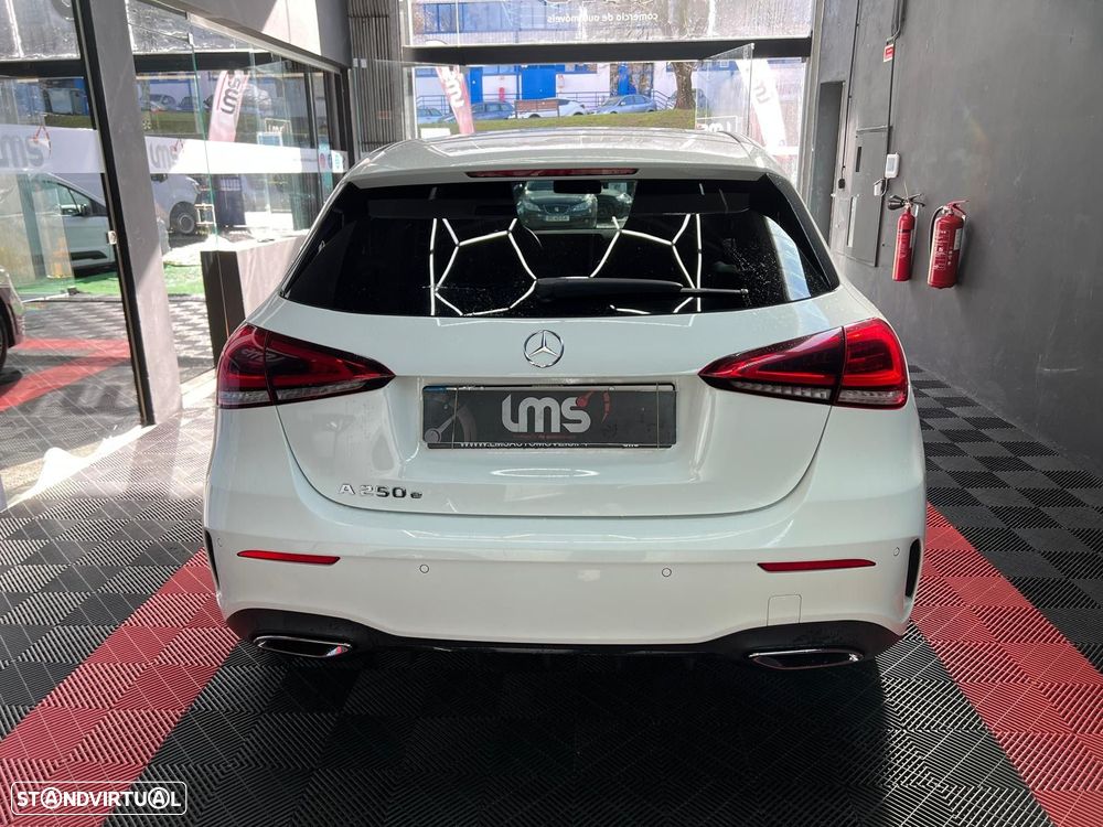 Mercedes-Benz A 250 e AMG Line - 5
