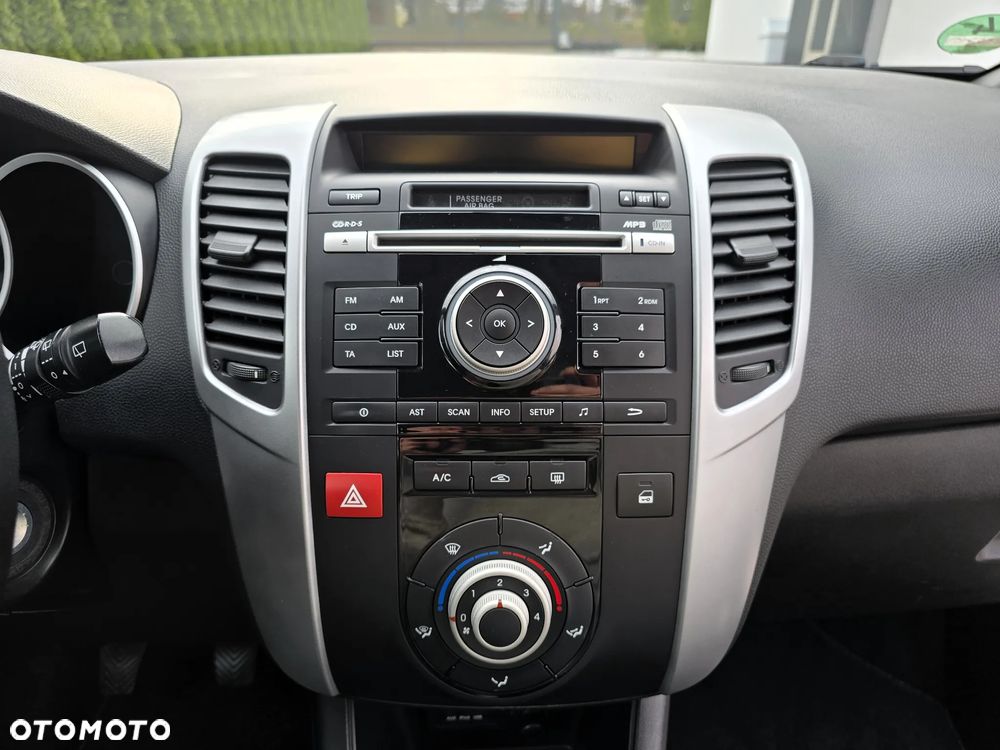 Kia Venga - 28