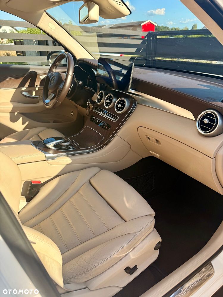 Mercedes-Benz GLC - 13