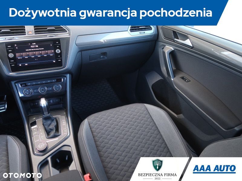 Volkswagen Tiguan - 9