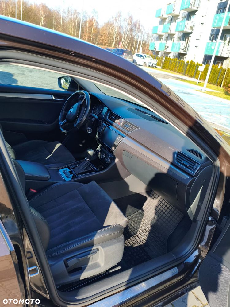 Skoda Superb 2.0 TDI Ambition DSG - 32