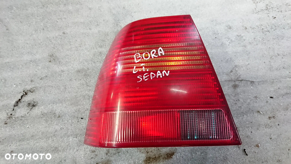 VW Bora Lampa lewy tył Sedan EU