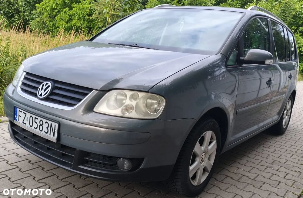 Volkswagen Touran - 1