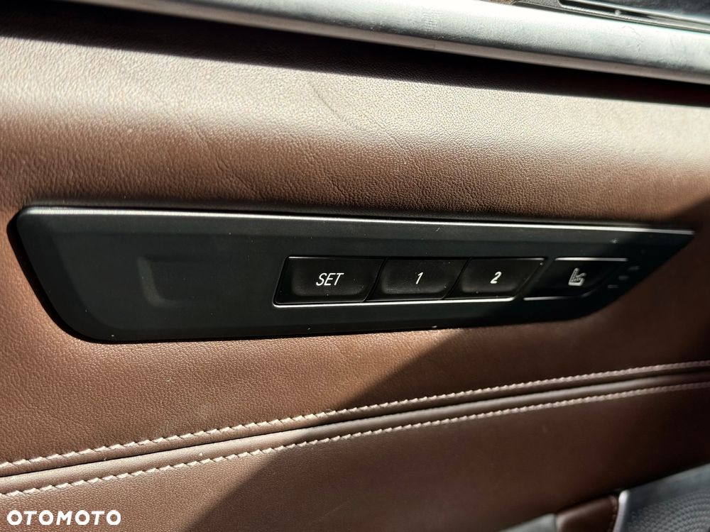 BMW Seria 5 530i Luxury Line - 15