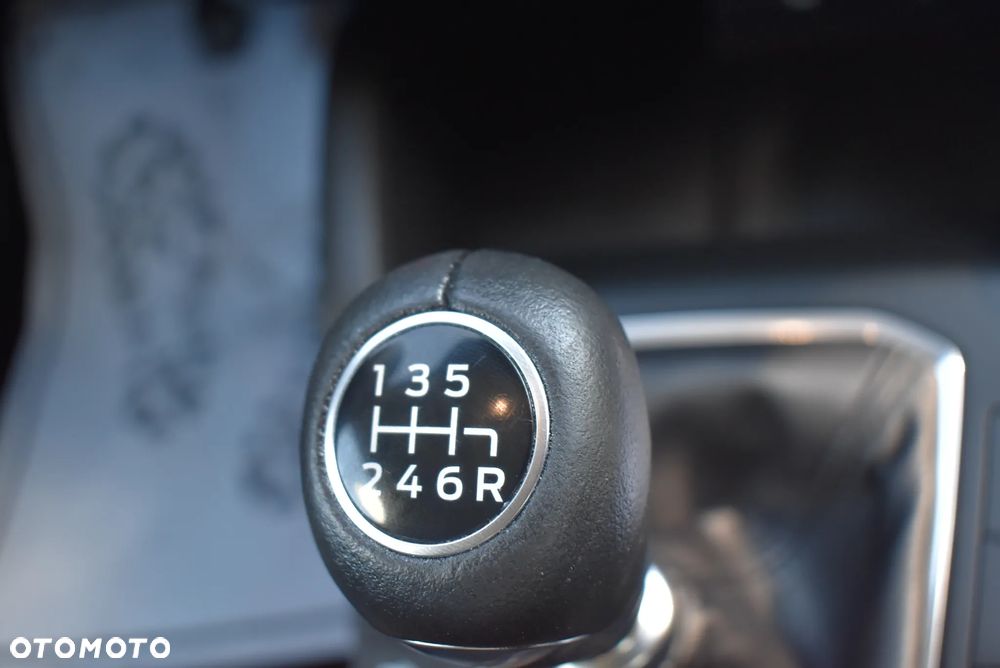 Ford Focus 1.0 EcoBoost Titanium X - 28