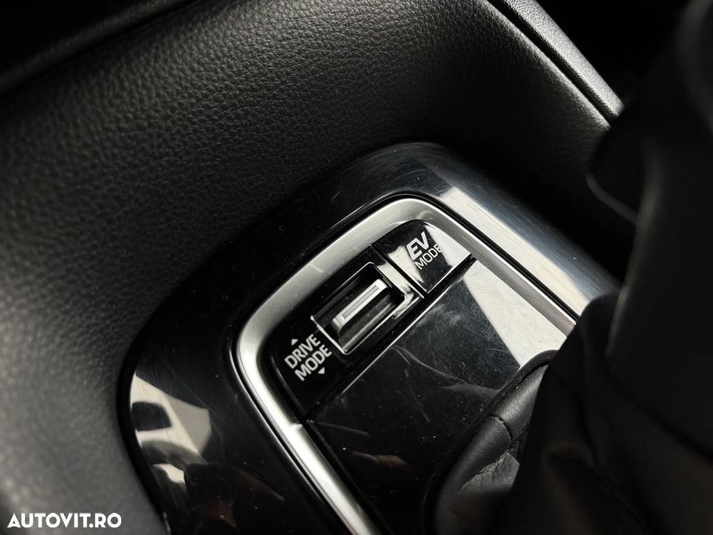 Toyota Corolla 2.0 HSD Dynamic interior Negru - 25