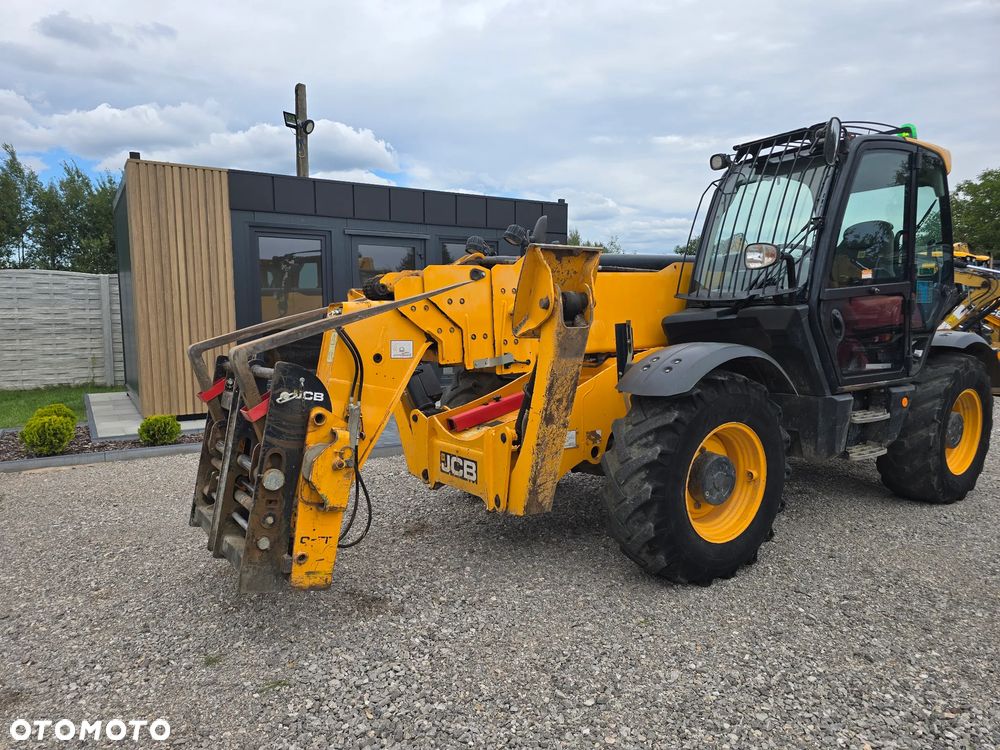 JCB - 8