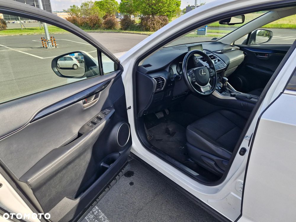 Lexus NX 300h Elite AWD - 27