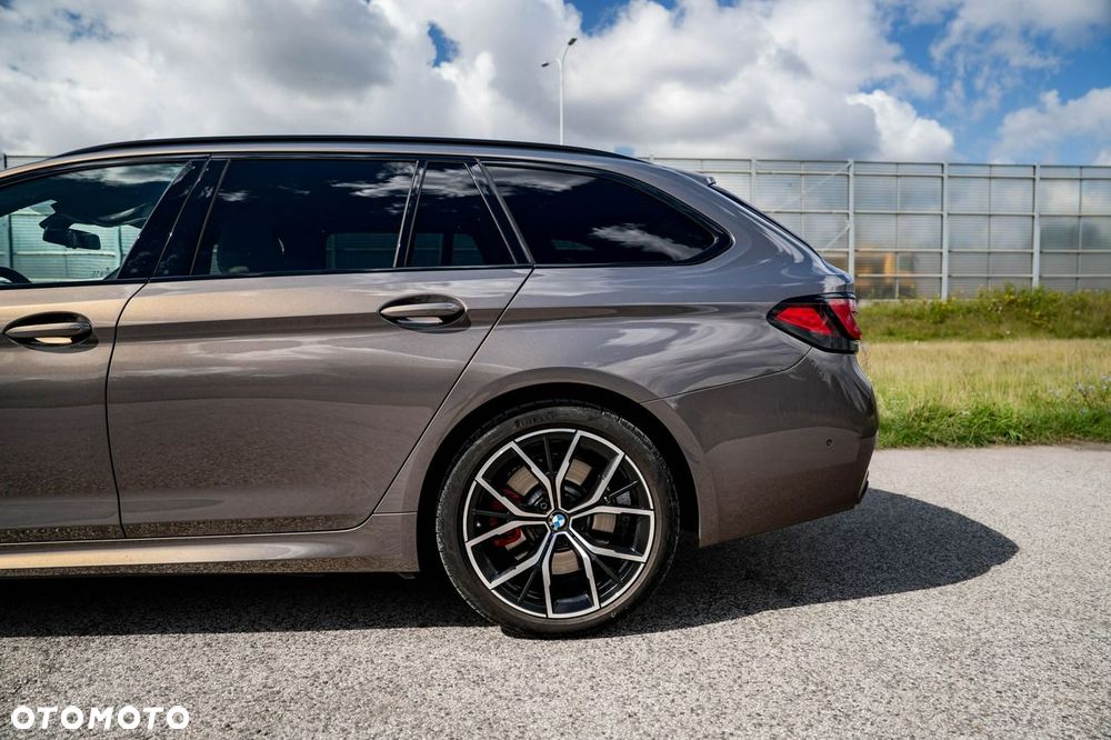 BMW Seria 5 530i xDrive mHEV M Sport sport - 13