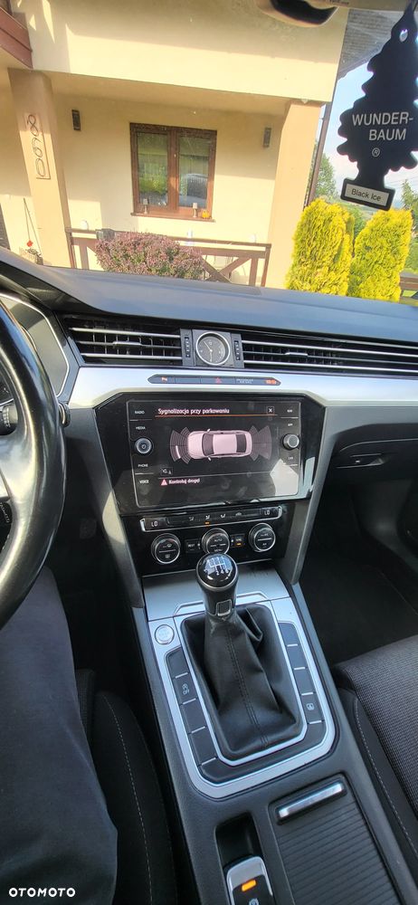 Volkswagen Passat 2.0 TDI SCR Comfortline - 6