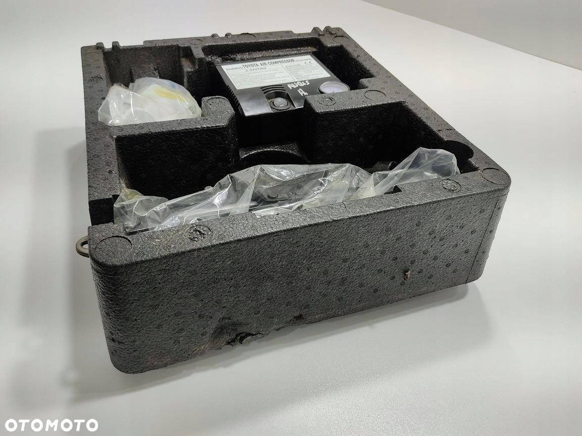 WKŁAD KOŁA ZAPASOWEGO STYROPIAN PODNOŚNIK AURIS I E15 64777-02130 2009-2012 - 4