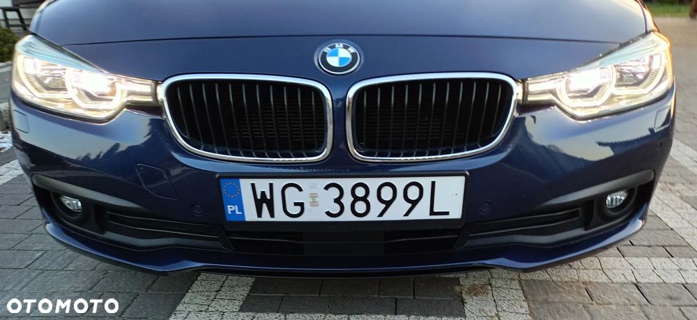 BMW Seria 3 320d Sport - 10