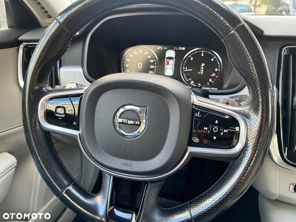 Volvo S90 D4 Momentum - 29