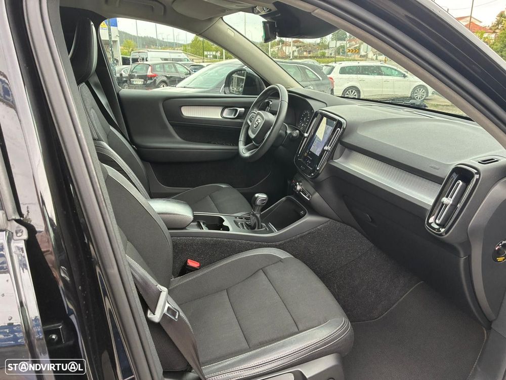 Volvo XC 40 1.5 T3 Momentum Tech Edition - 20