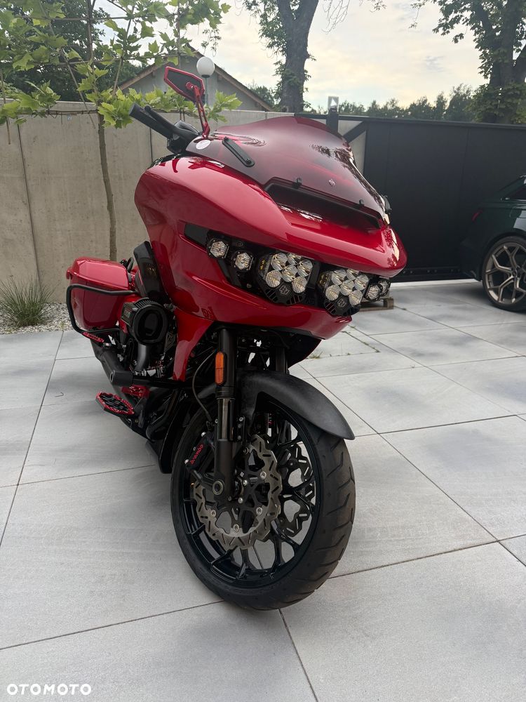Harley-Davidson Touring Road Glide - 1