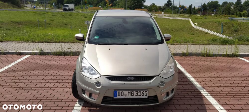 Ford S-Max - 19