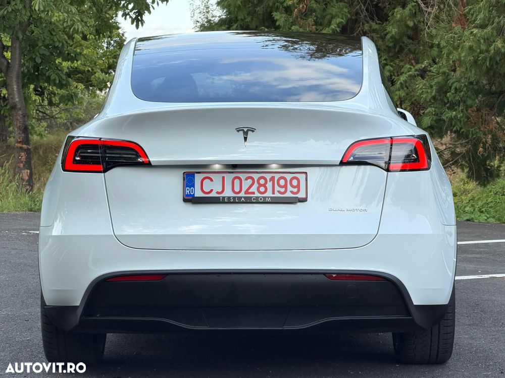 Tesla Model Y Long Range Dual Motor AWD - 5