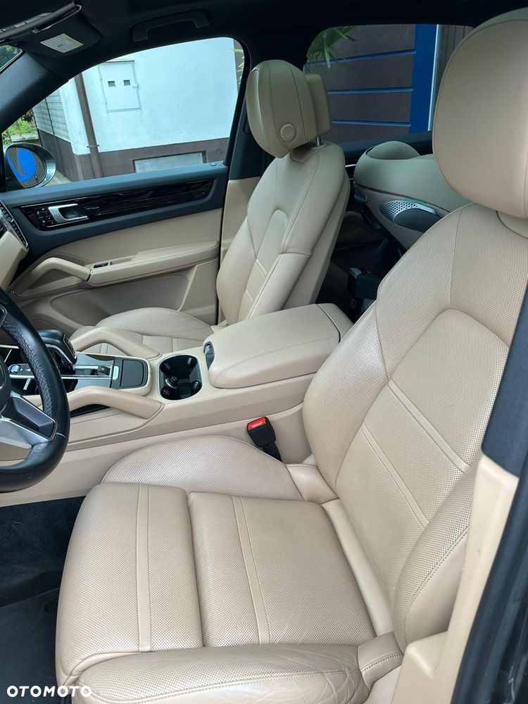 Porsche Cayenne Platinum Edition - 15