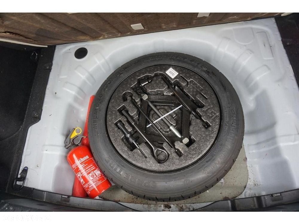 Kia Ceed - 31