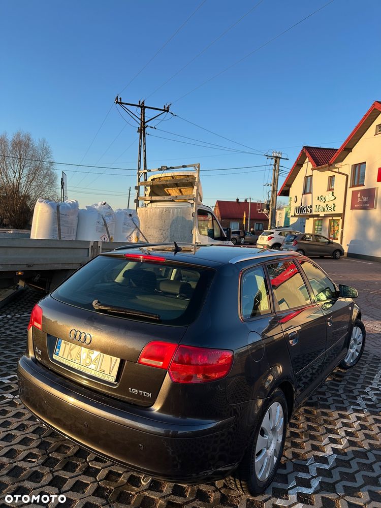 Audi A3 Sportback 1.9 TDI Ambiente - 2