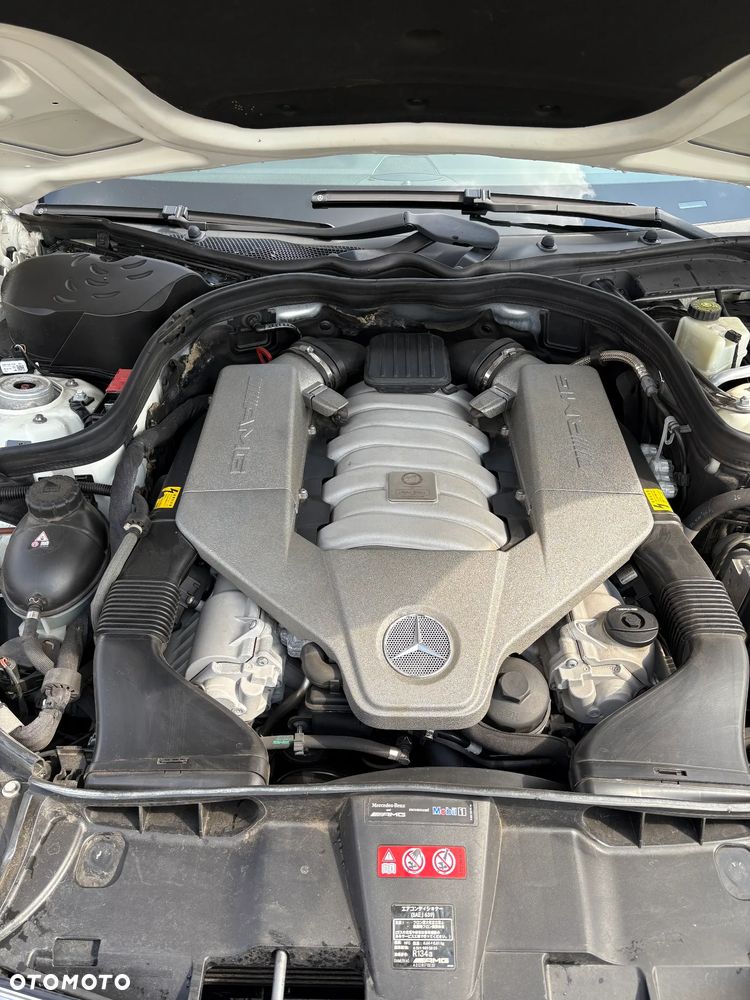 Mercedes-Benz Klasa E 63 AMG - 29