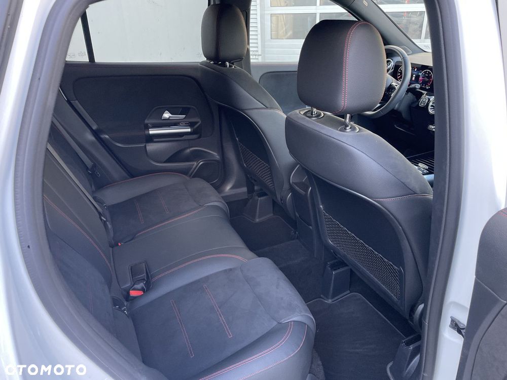 Mercedes-Benz GLA 200 d AMG Line 8G-DCT - 21
