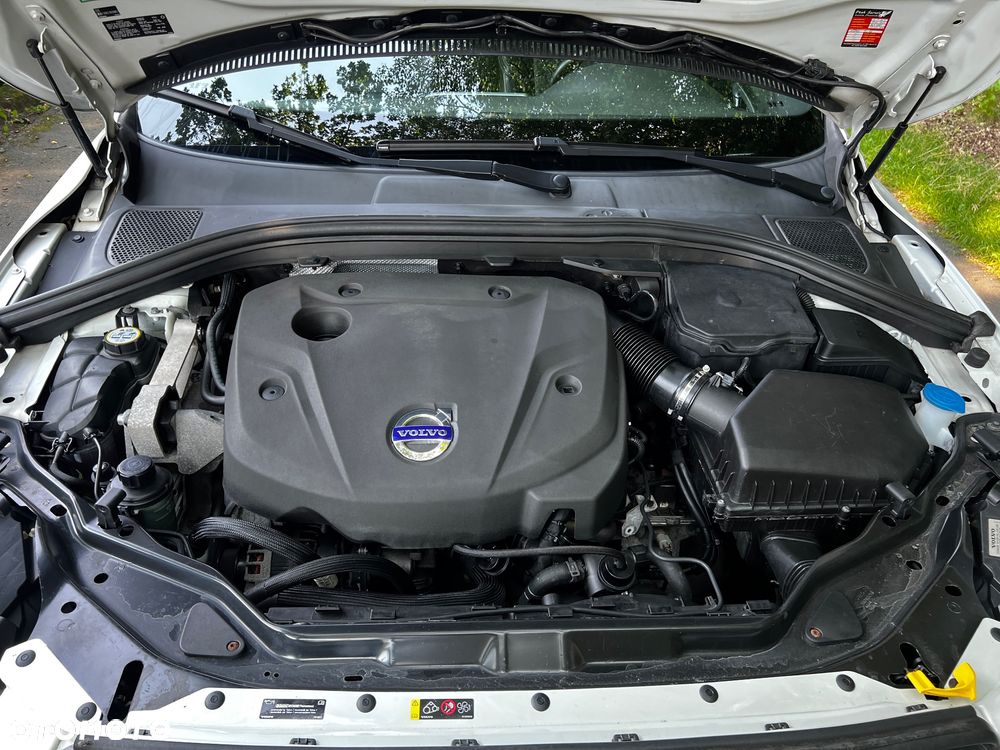 Volvo XC 60 D4 Drive-E R-Design Momentum - 24