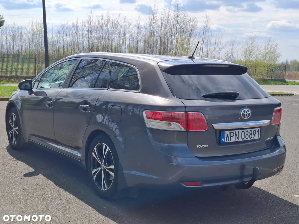 Toyota Avensis - 2