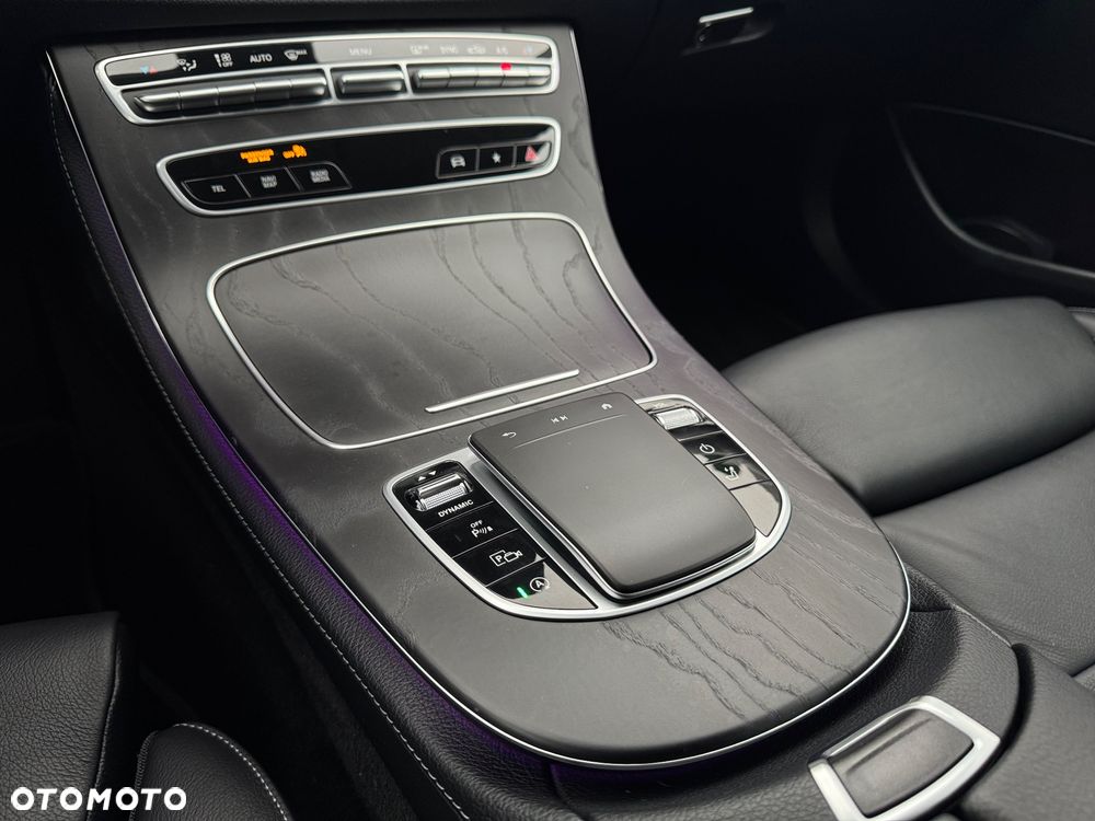 Mercedes-Benz Klasa E 200 9G-TRONIC Exclusive - 27